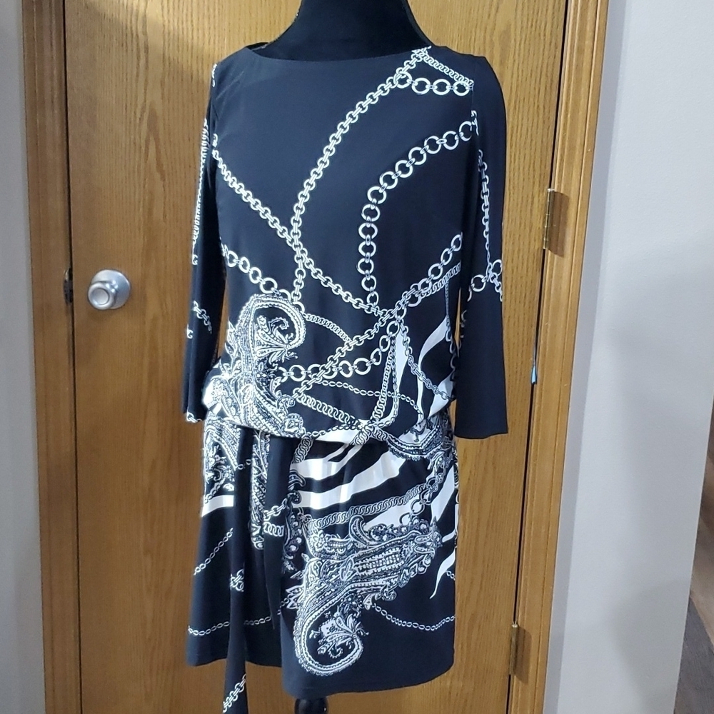 WHBM black white chain pattern stretch mini dress with belt